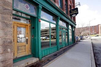 101 Jeremiah V Sullivan Dr, Fall River, MA à louer Photo intérieure- Image 2 de 42