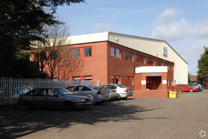 Victoria Way, Newmarket for lease - Building Photo - Image 2 of 2