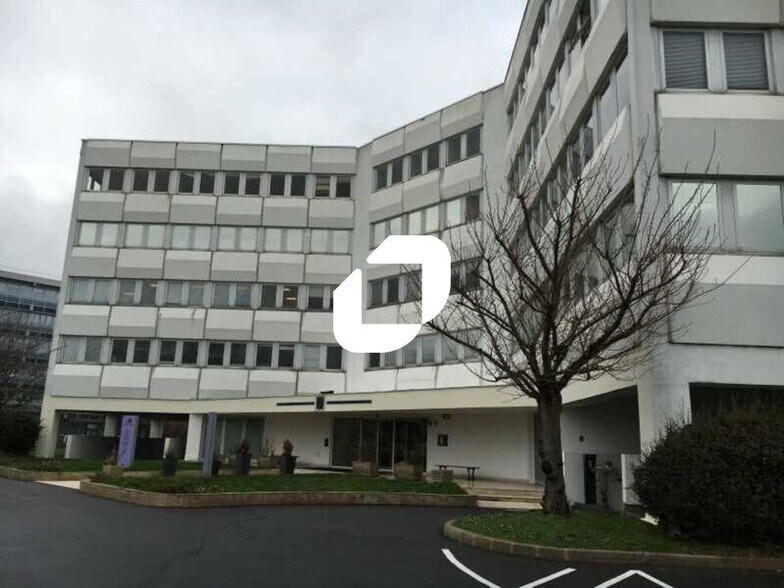 12 Chaussée Jules César, Osny à louer - Photo du bâtiment - Image 1 de 19