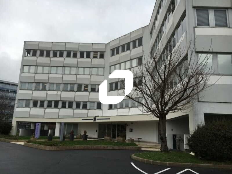 12 Chaussée Jules César, Osny for lease Building Photo- Image 1 of 20