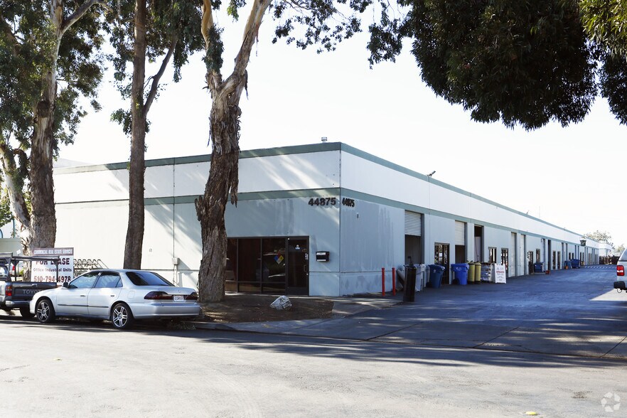 44875 Industrial Dr, Fremont, CA for lease - Primary Photo - Image 1 of 6