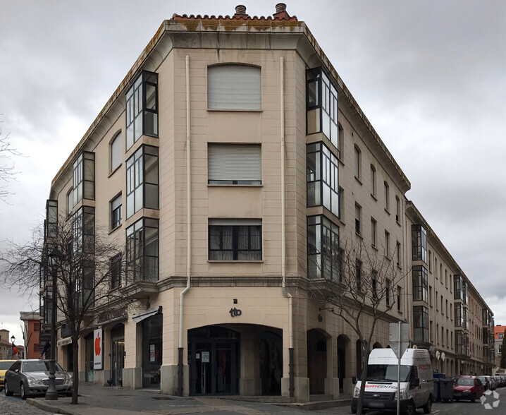 Calle Duque de Alba, 13, Ávila, Ávila à louer - Photo du bâtiment - Image 2 de 2