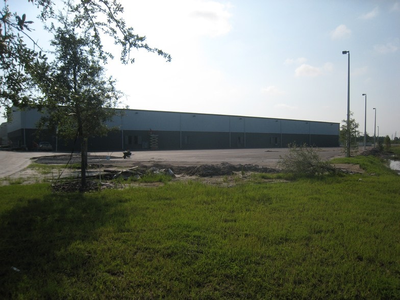 11316 Boggy Creek Rd, Orlando, FL for lease - Building Photo - Image 3 of 6