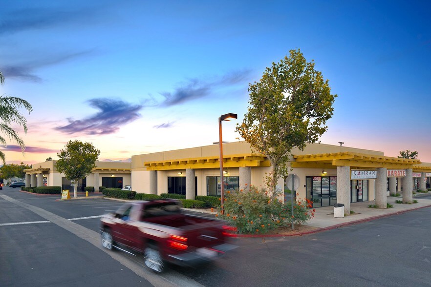23962 Alessandro Blvd, Moreno Valley, CA à louer - Photo du bâtiment - Image 2 de 13