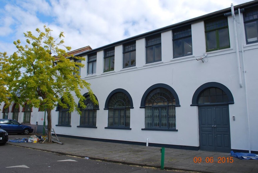 Fountayne Rd, Londres à louer - Photo du bâtiment - Image 2 de 5
