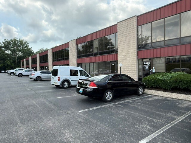 2516-2543 Data Dr, Louisville, KY for lease - Building Photo - Image 2 of 7