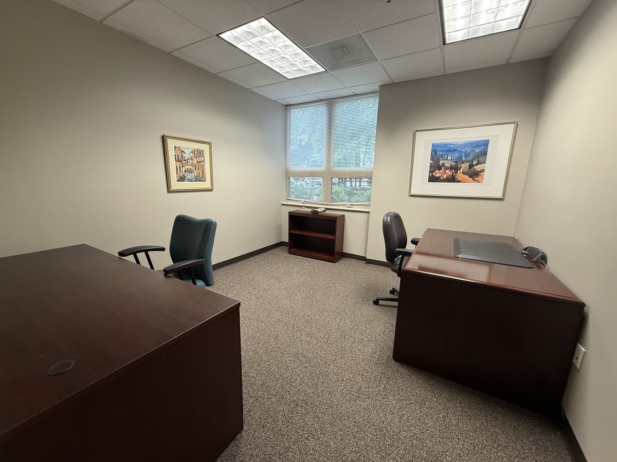 1504 E Franklin St, Chapel Hill, NC 27514 - Unit 105 - - Interior Photo - Image 2 of 13