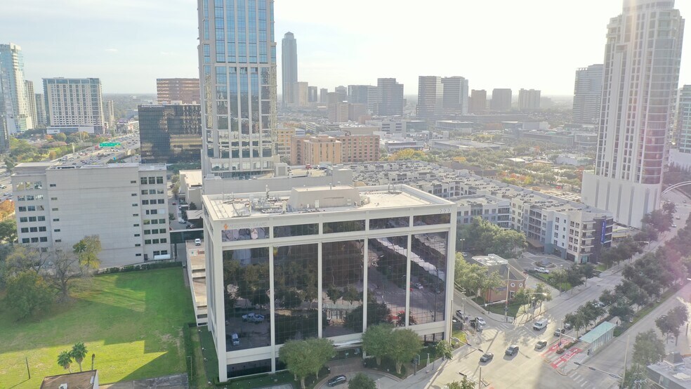 777 Post Oak Blvd, Houston, TX à louer - Photo du bâtiment - Image 2 de 10