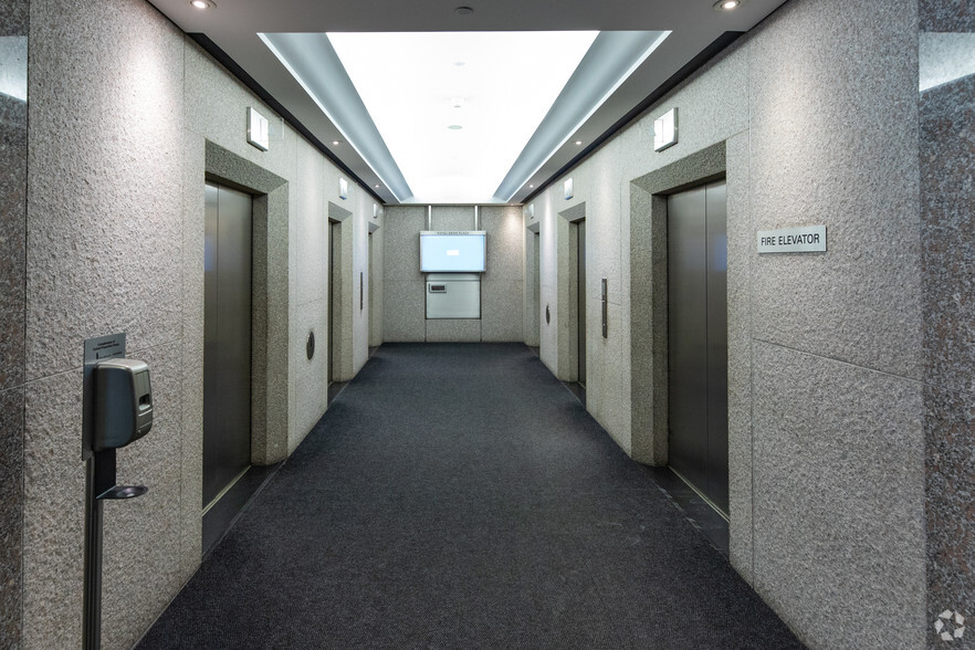 200 Bay St, Toronto, ON à louer - Hall d’entrée - Image 3 de 10