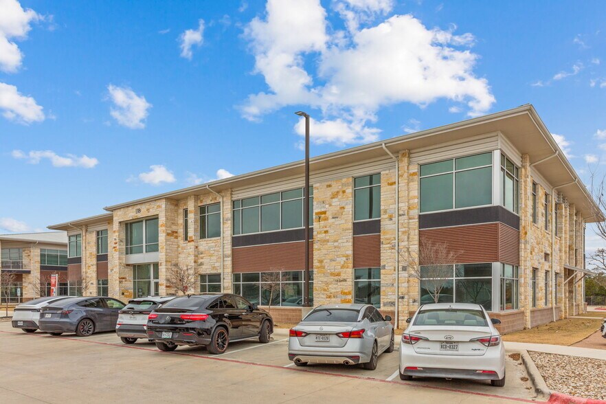 7710 N FM 620 Rd, Austin, TX à vendre - Photo du bâtiment - Image 2 de 9