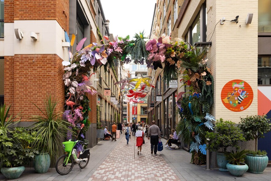 11-25 Slingsby Pl, Londres à louer - Photo du bâtiment - Image 1 de 7