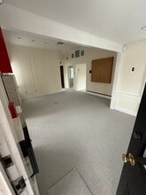 32 Wianno Ave, Osterville, MA for lease Interior Photo- Image 1 of 6