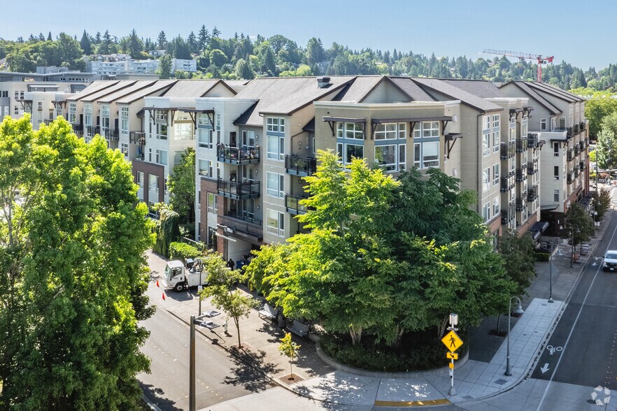 2630 77th Ave SE, Mercer Island, WA à louer - Photo du bâtiment - Image 2 de 4