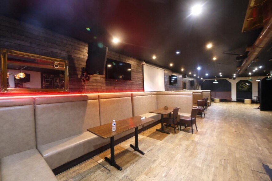 Leytonstone Rd, Londres à louer - Photo du bâtiment - Image 2 de 16