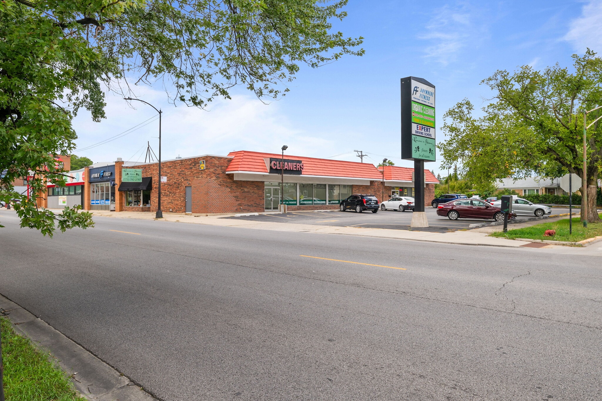 7642-7650 W Touhy Ave, Chicago, IL for lease Primary Photo- Image 1 of 22