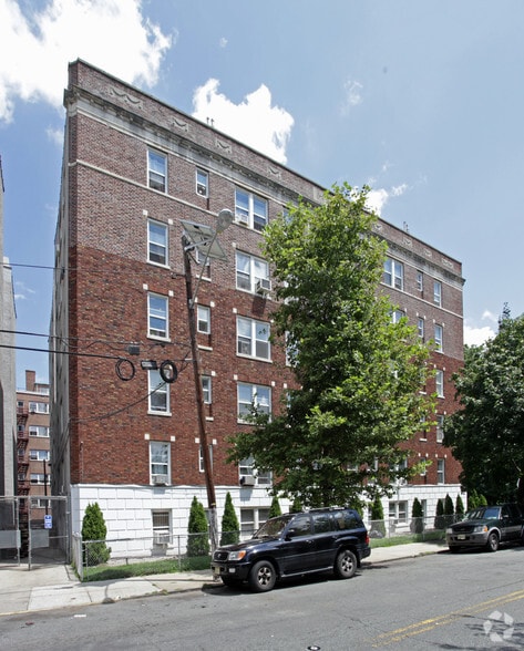 691 Elizabeth Ave, Newark, NJ for sale - Primary Photo - Image 1 of 7