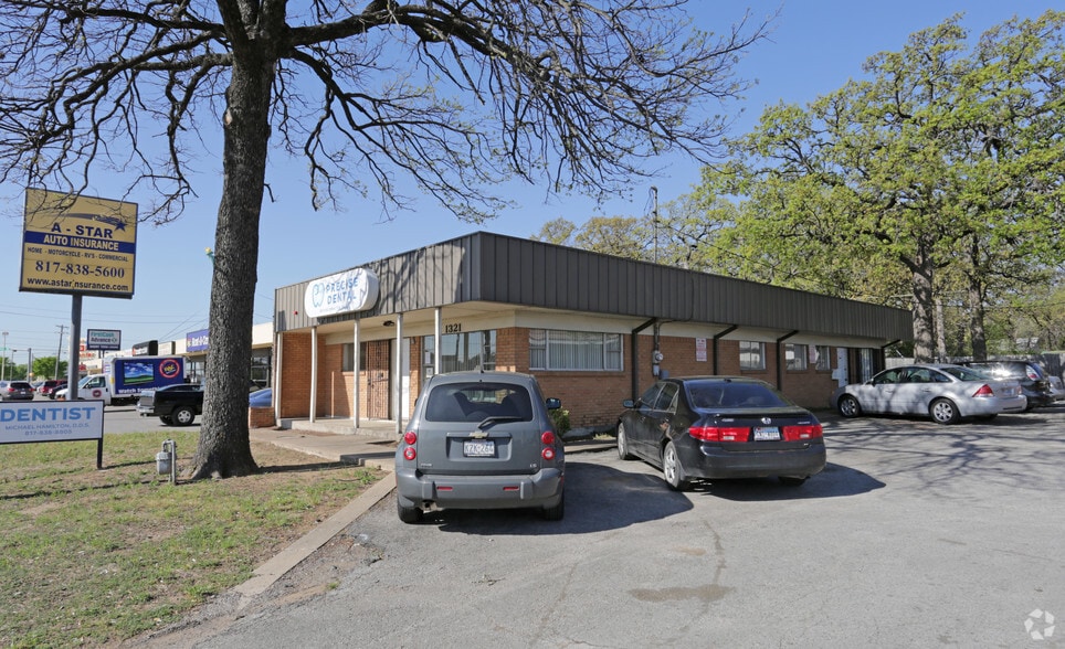 1321 N Beach St, Fort Worth, TX for lease - Building Photo - Image 3 of 3
