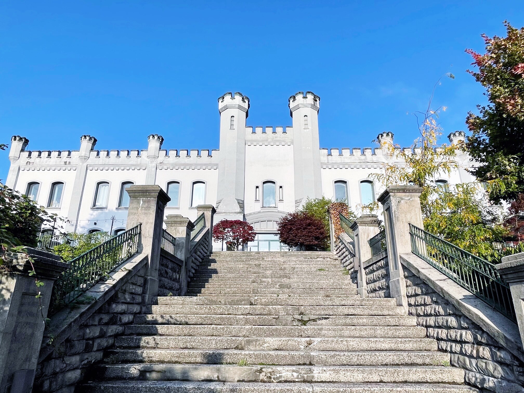 319 Governors Ct, New Westminster, BC for sale Building Photo- Image 1 of 1