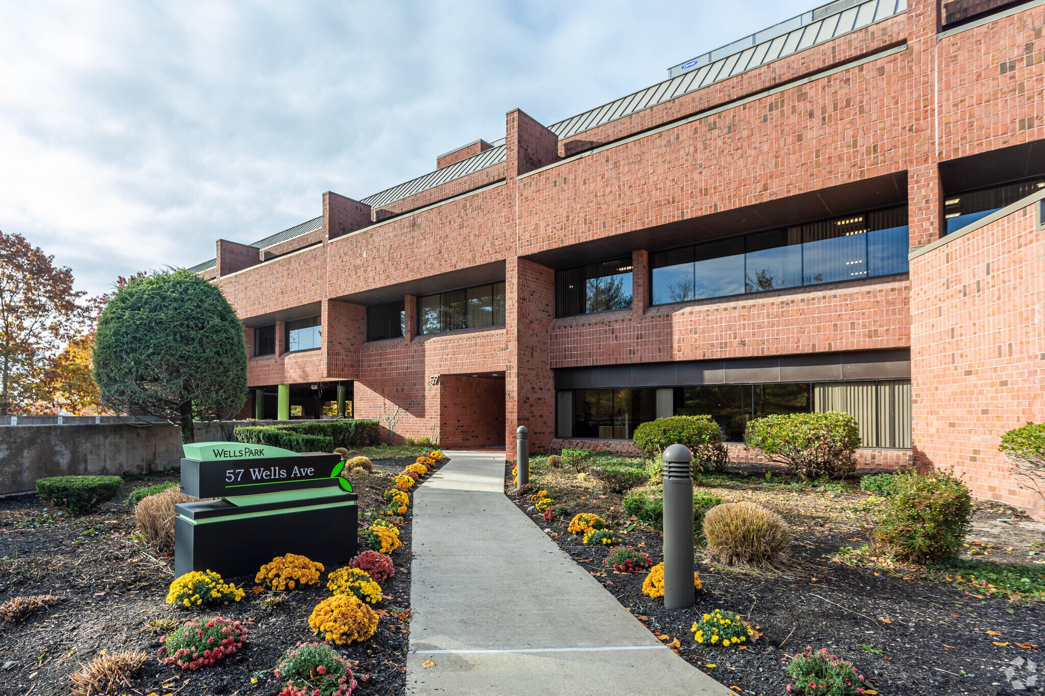 7-57 Wells Ave, Newton, MA à louer Photo principale- Image 1 de 11