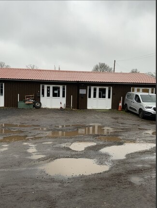 Plus de détails pour Rusper Rd, Lowfield Heath - Industriel à louer