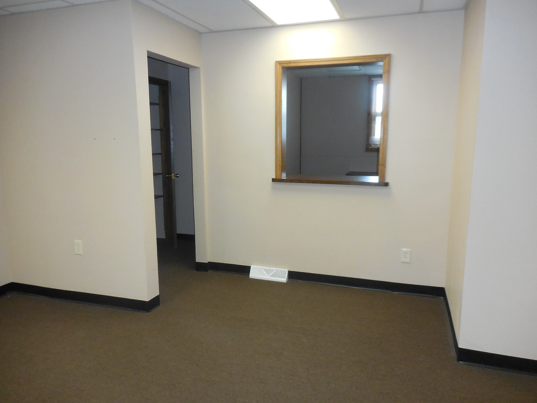 217 Wisconsin Ave, Waukesha, WI for lease Interior Photo- Image 1 of 8