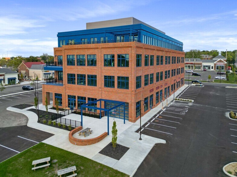 7007 N High St, Worthington, OH à louer - Photo du bâtiment - Image 3 de 9