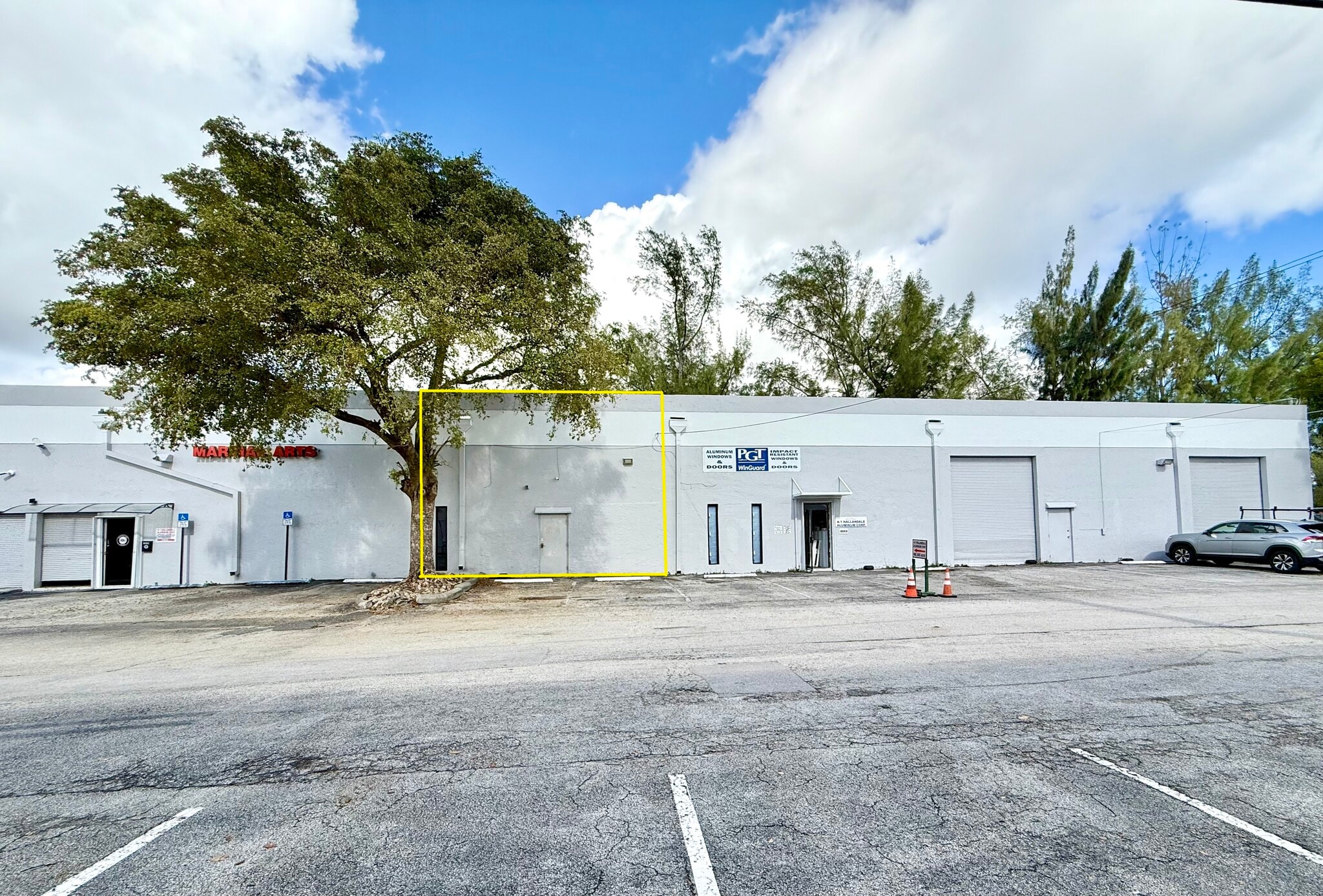 1020 NW 1st Ct, Hallandale Beach, FL for lease Primary Photo- Image 1 of 10
