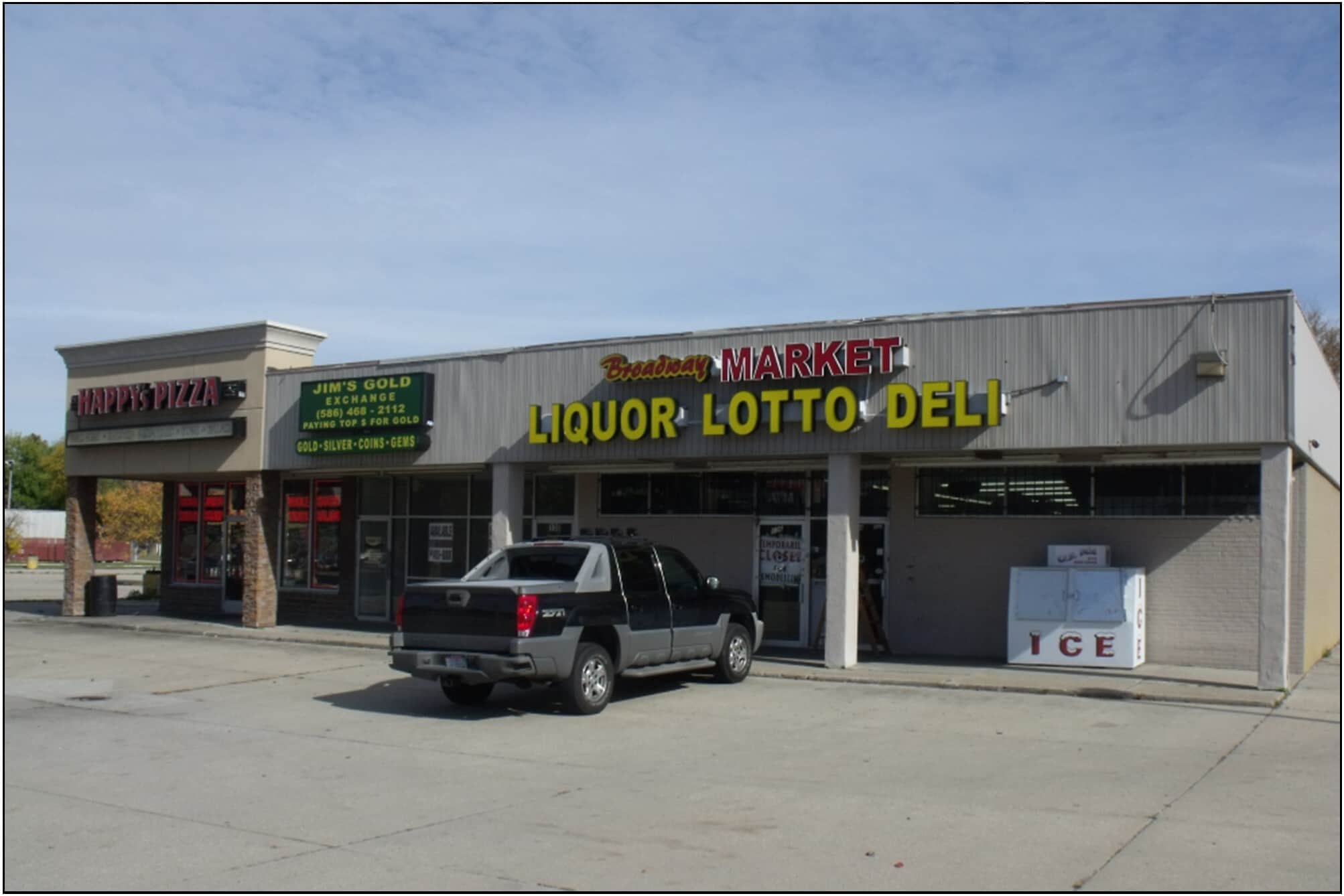 134-140 N Gratiot Ave, Mount Clemens, MI for lease Primary Photo- Image 1 of 3