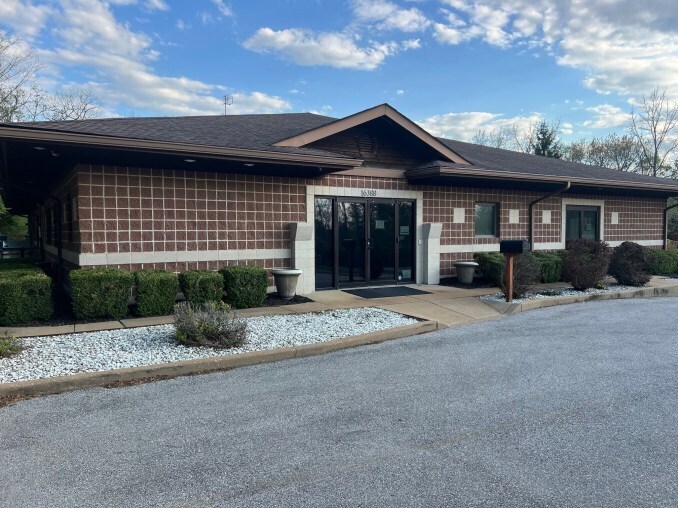 16388 Westwoods Business Park, Ellisville, MO à vendre - Photo du bâtiment - Image 3 de 4