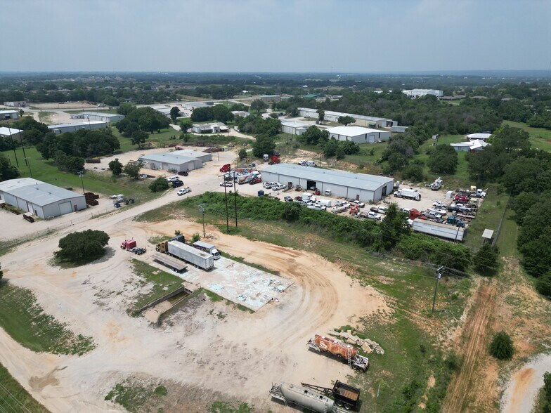 207 Samuel Dr, Weatherford, TX à louer - Photo du bâtiment - Image 2 de 14