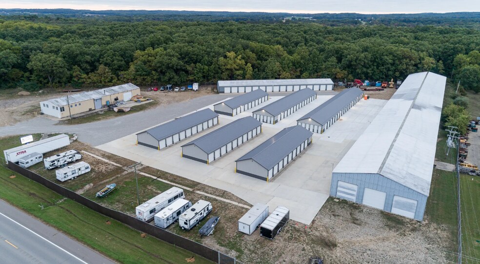 922 N M-37 Hwy, Hastings, MI à vendre - Photo du bâtiment - Image 2 de 11