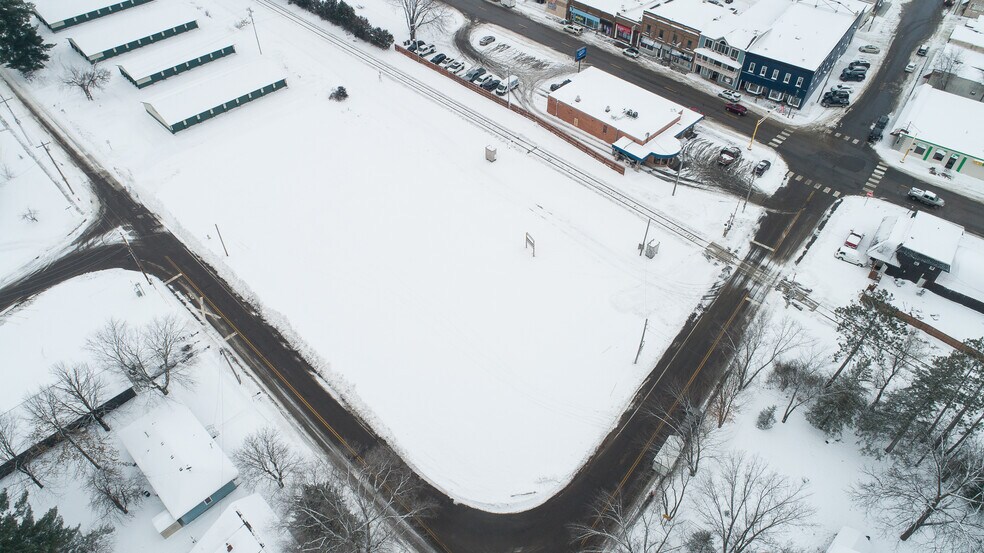 1xx Central Dr, Braham, MN à vendre - Photo principale - Image 1 de 12