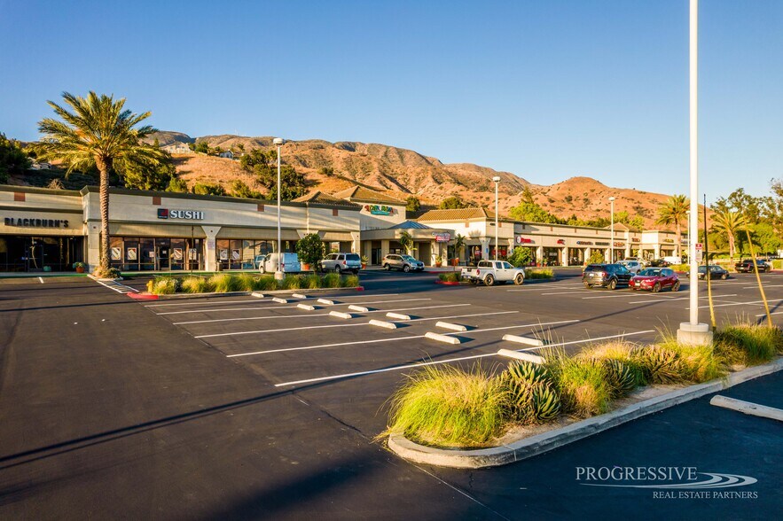 4300 Green River Rd, Corona, CA for lease - Primary Photo - Image 1 of 8