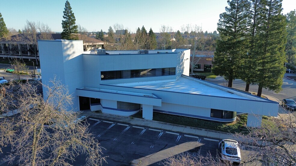 1613 Santa Clara Dr, Roseville, CA à vendre - Photo du bâtiment - Image 2 de 3