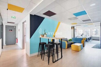 Office in Neuilly-sur-Seine for lease Interior Photo- Image 1 of 10