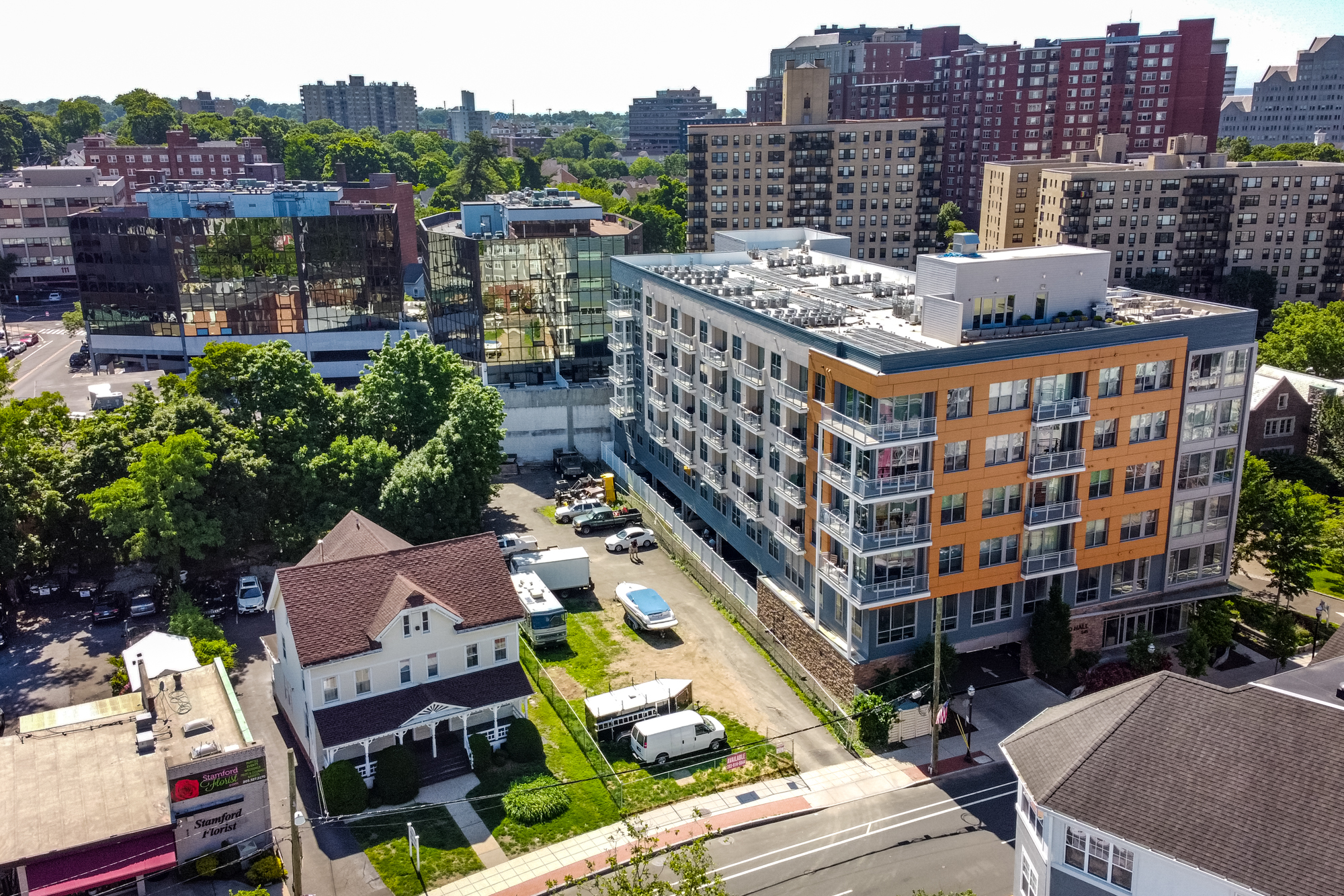 589 Bedford St, Stamford, CT à vendre Photo du b timent- Image 1 de 1