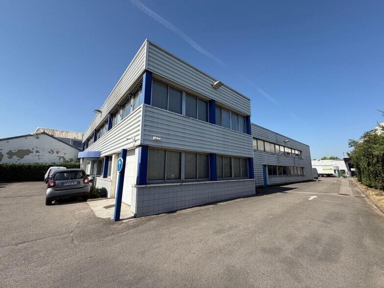 Flex in Saint-Fons for lease - Building Photo - Image 3 of 5