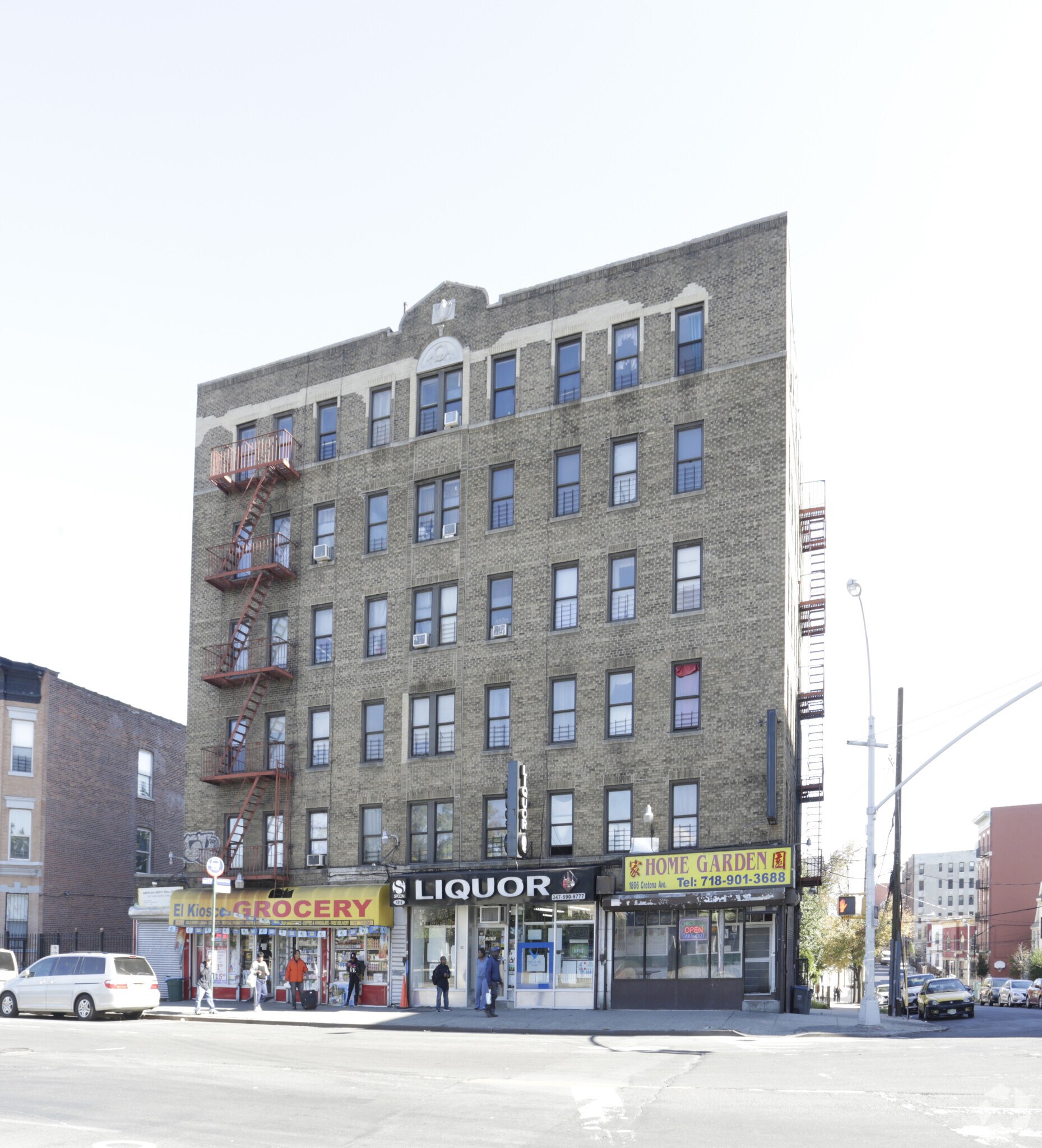 701 E 175th St, Bronx, NY à vendre Photo du bâtiment- Image 1 de 4