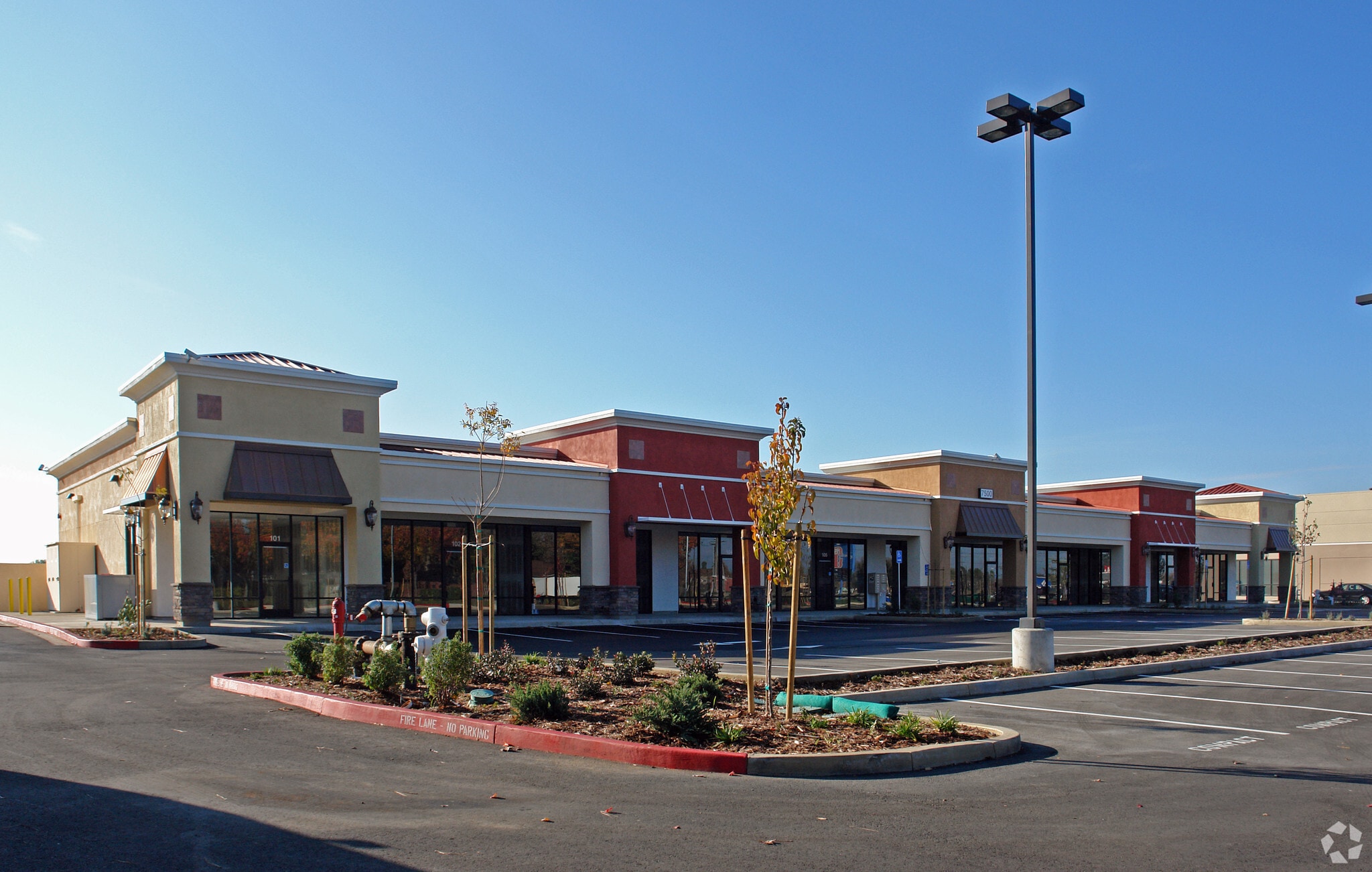 7500 Elsie Ave, Sacramento, CA for lease Primary Photo- Image 1 of 16