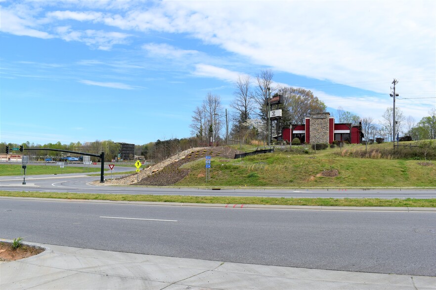 101 Steakhouse Rd, Morganton, NC à vendre - Photo du bâtiment - Image 1 de 1