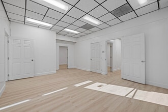 11755 Victory Blvd, North Hollywood, CA for lease Interior Photo- Image 1 of 26