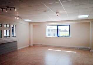 Wilkinson Rd, Cirencester à louer Photo intérieure- Image 2 de 4