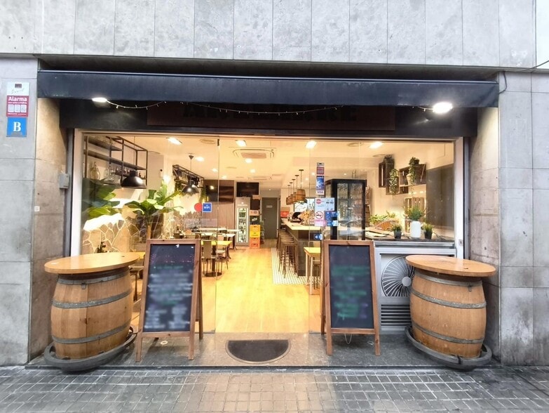 Retail in Barcelona, Barcelona for lease - Interior Photo - Image 1 of 1