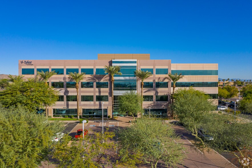 8950 S 52nd St, Tempe, AZ à louer - Photo du bâtiment - Image 2 de 11