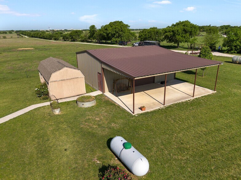 16205 S County Line Rd, Justin, TX à vendre - Photo du bâtiment - Image 3 de 6