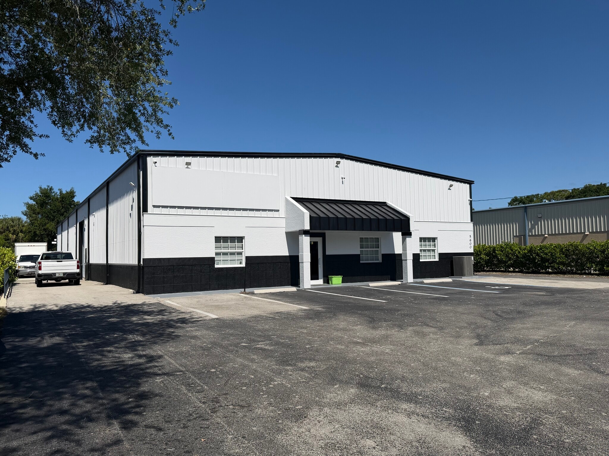 5600 Zip Dr, Fort Myers, FL for lease Primary Photo- Image 1 of 22