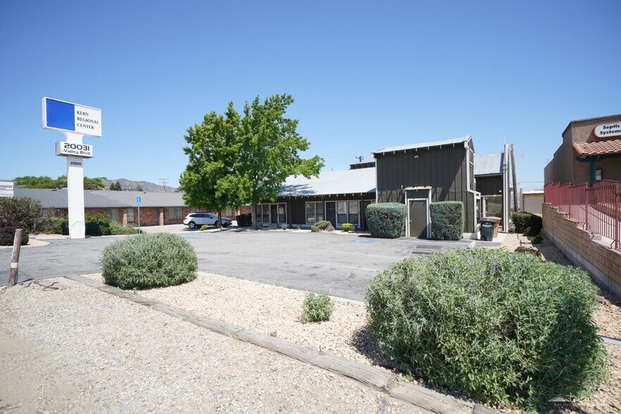 20031 W Valley Blvd, Tehachapi, CA à vendre - Photo du bâtiment - Image 2 de 22