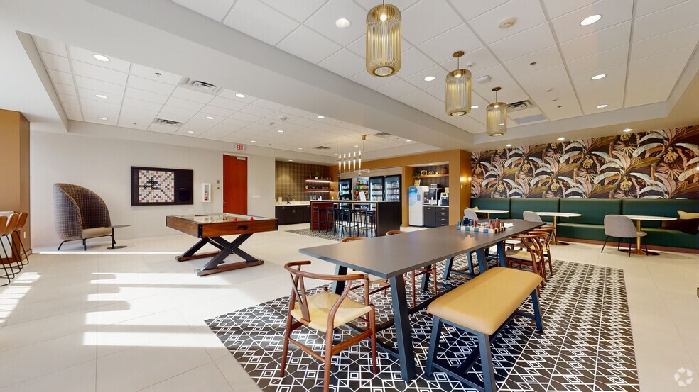 701 S Xenia Ave, Golden Valley, MN à louer - Numérisation 3D de Matterport - Image 2 de 24