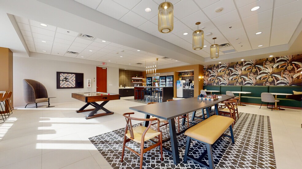 701 S Xenia Ave, Golden Valley, MN à louer - Numérisation 3D de Matterport - Image 2 de 24