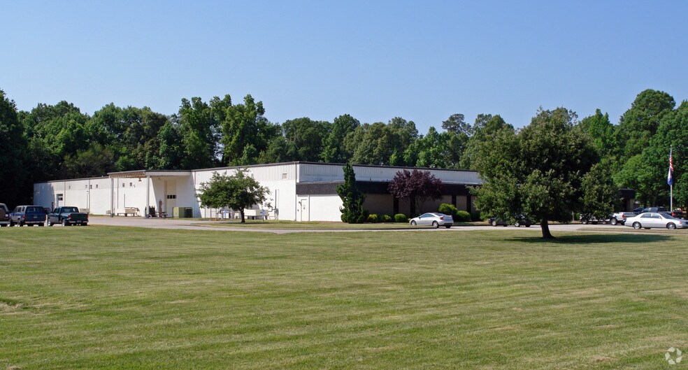 11844 Jefferson Ave, Newport News, VA à louer - Photo du bâtiment - Image 3 de 3